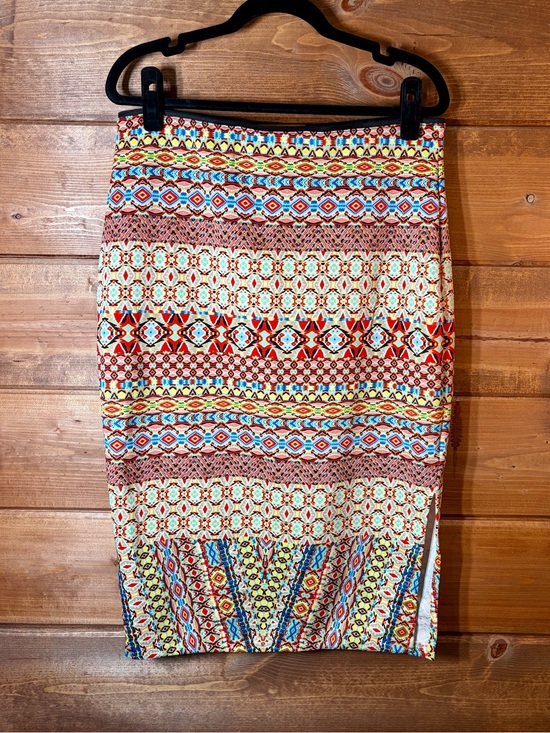 Bisou Bisou Dresses & Skirts - Multicolor Geometric Boho Print Stretchy Pencil Skirt Size Large ❤️🌴